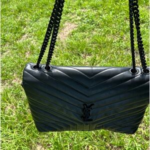 Saint Laurent
Loulou Large YSL Shoulder Bag in Quilted Leather